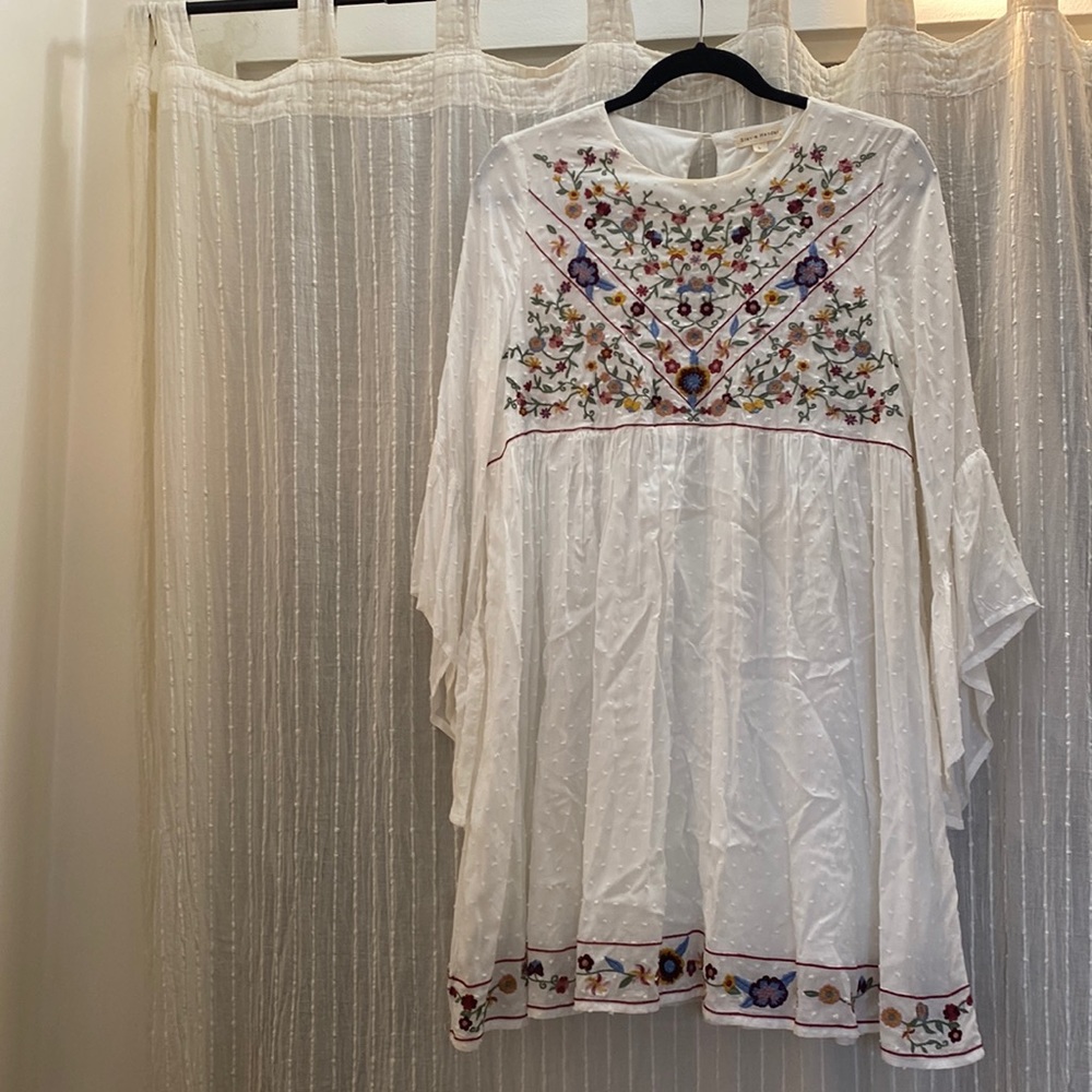 Stevie Hender White Dress with flower detailing, Size L